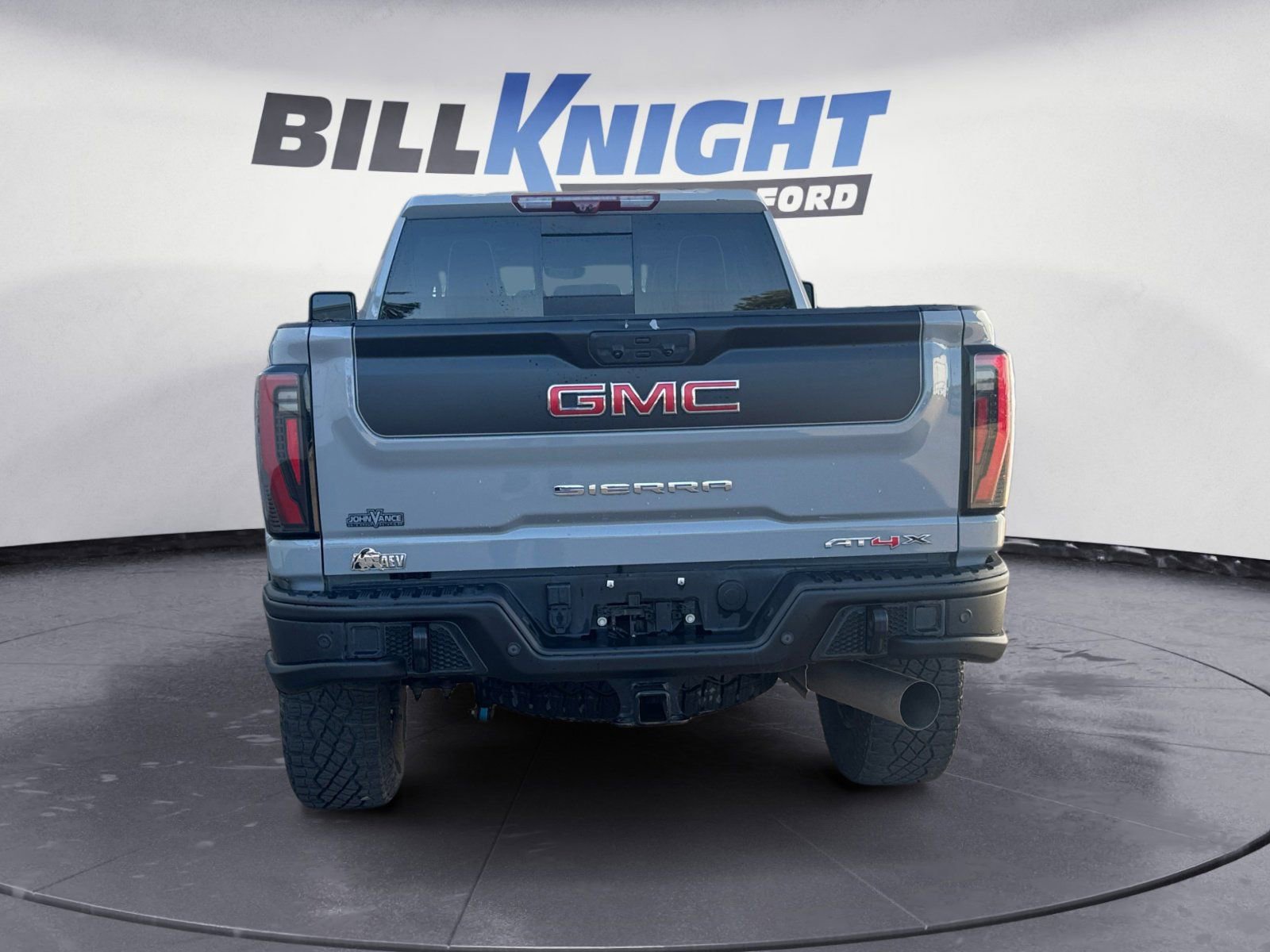 Used 2024 GMC Sierra 2500 AT4X w/ AT4X AEV Edition image 4