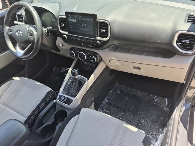 Used 2025 Hyundai Venue SEL FWD image 31