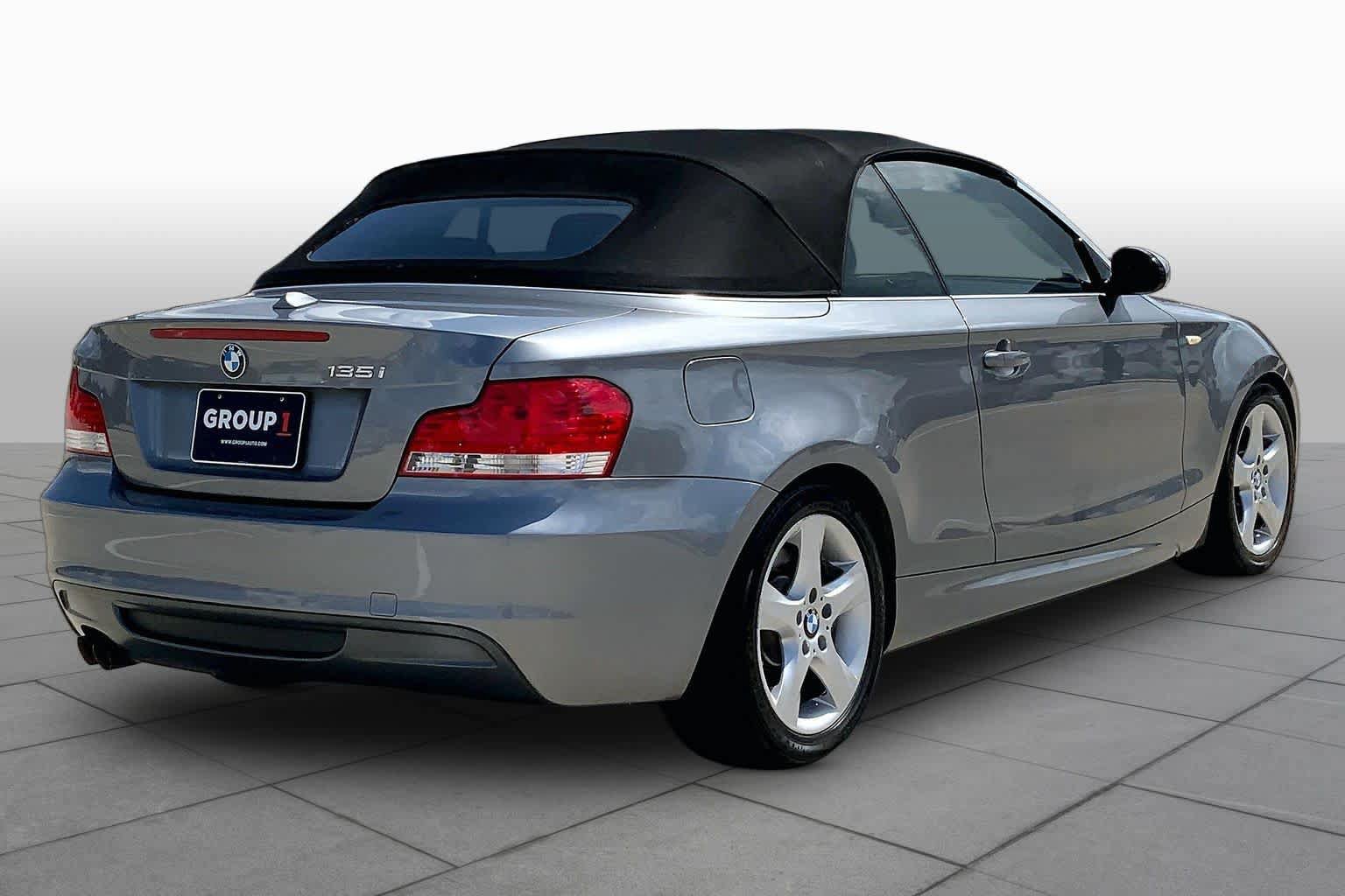 Used 2009 BMW 135i Convertible RWD image 11