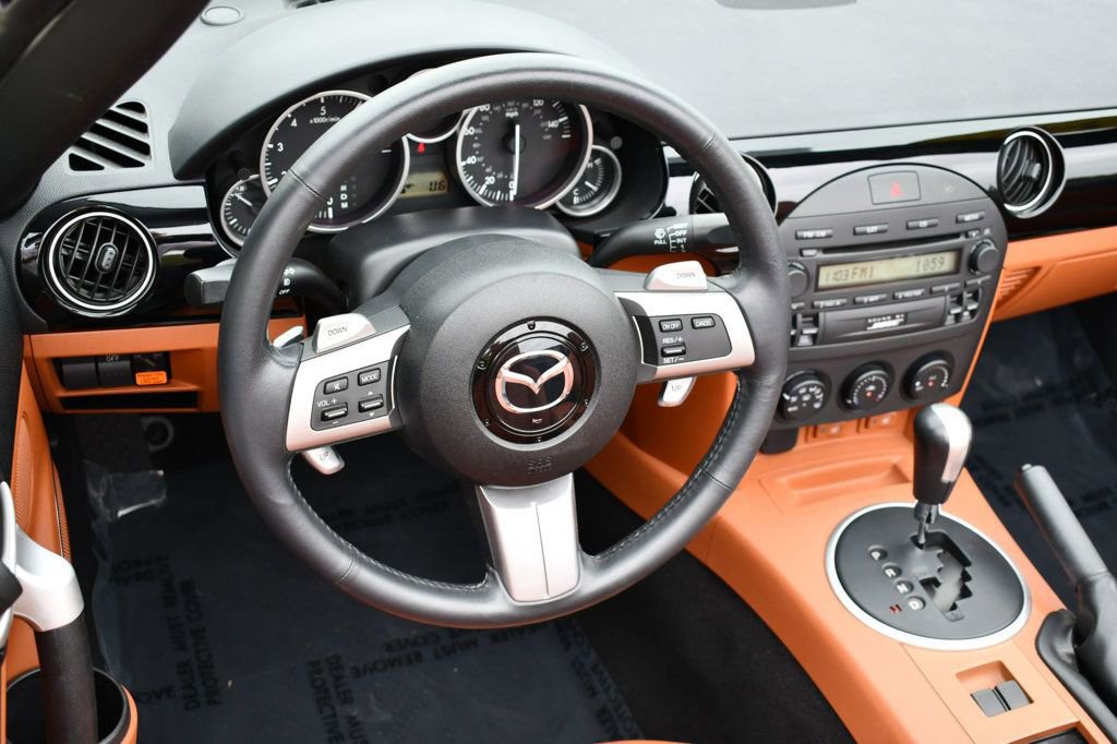 Used 2007 MAZDA MX-5 Miata Grand Touring w/ Premium Pkg image 11