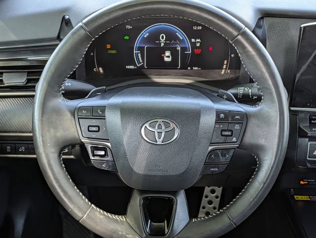 Used 2025 Toyota Camry SE w/ Convenience Package FWD image 12