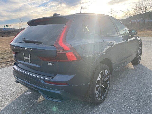 New 2026 Volvo XC60 B5 Plus w/ Protection Package Premier AWD/4WD image 2