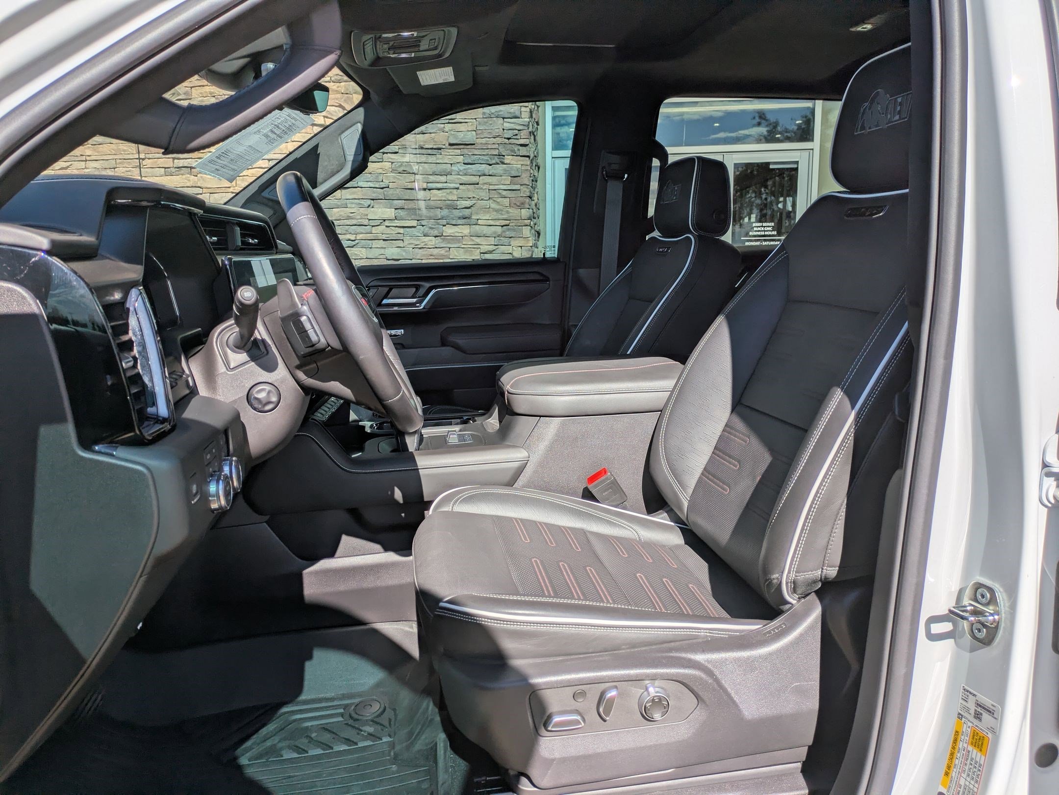 Certified 2024 GMC Sierra 1500 AT4X w/ AT4X AEV Edition image 25