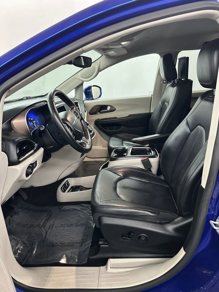Used 2018 Chrysler Pacifica Touring-L Plus w/ Advanced Safetytec Group image 11