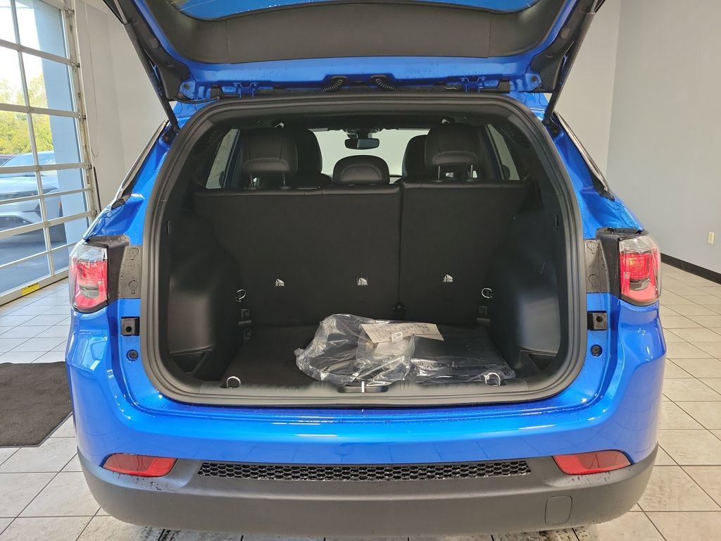 New 2026 Jeep Compass Latitude image 8