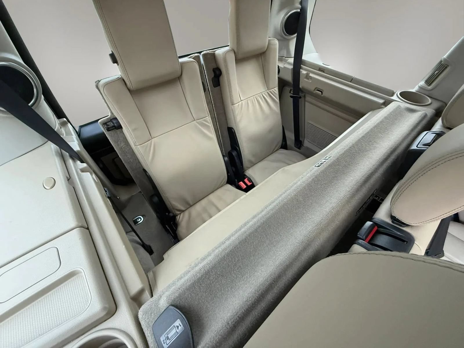Used 2010 Land Rover LR4 HSE LUX AWD/4WD image 16