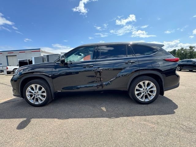 Used 2022 Toyota Highlander Limited AWD/4WD image 4