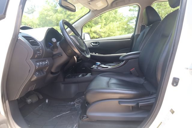 Used 2015 Nissan Leaf SL w/ Premium Package FWD image 15