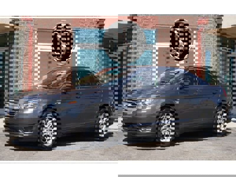 Used 2018 Ford Taurus SE image 3