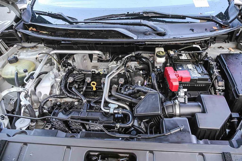 Used 2021 Nissan Rogue SV image 31