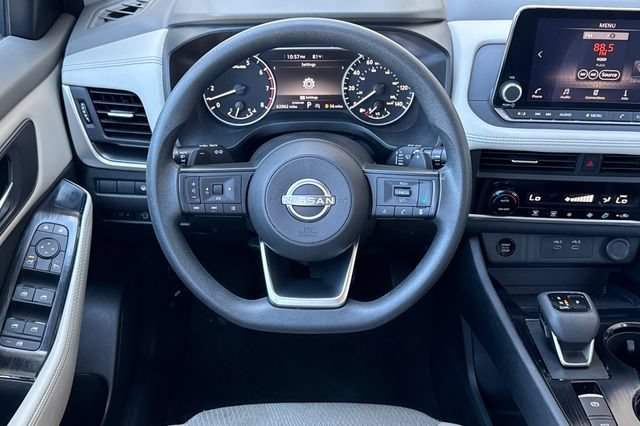 Used 2024 Nissan Rogue SV FWD image 16