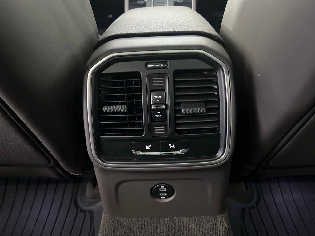 Certified 2025 Porsche Macan image 26