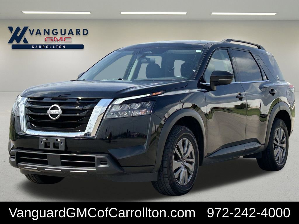 Used 2025 Nissan Pathfinder SV image 5