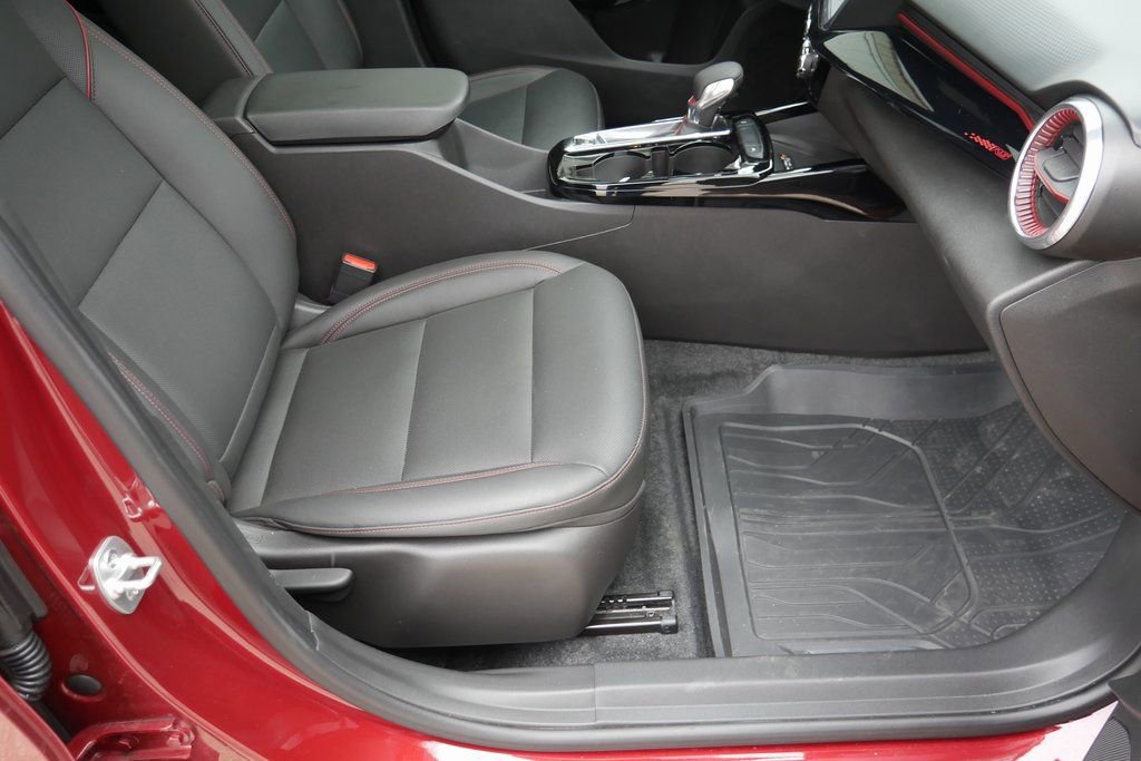 Used 2025 Chevrolet Trax RS w/ Sunroof Package image 22