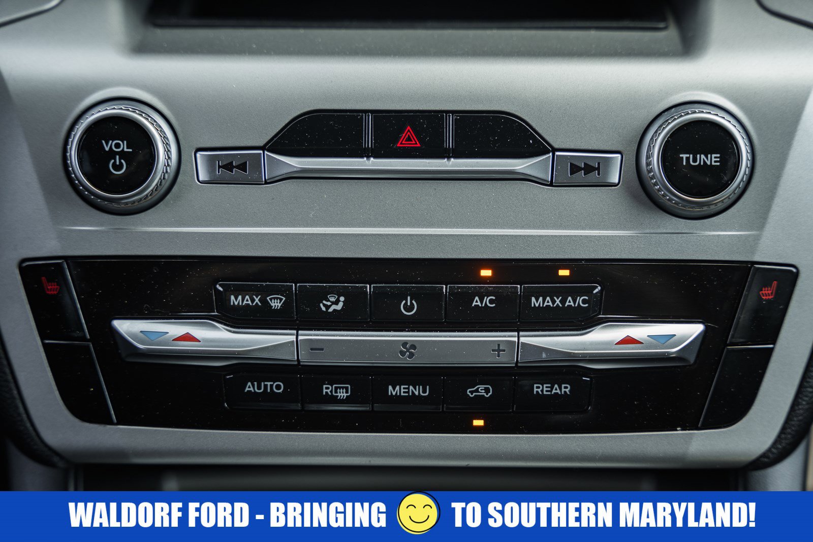 Used 2022 Ford Explorer XLT image 24