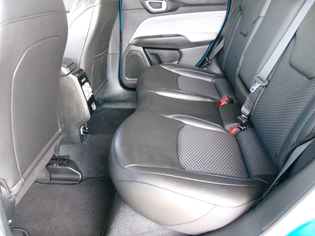 Used 2025 Jeep Compass Latitude AWD/4WD image 45