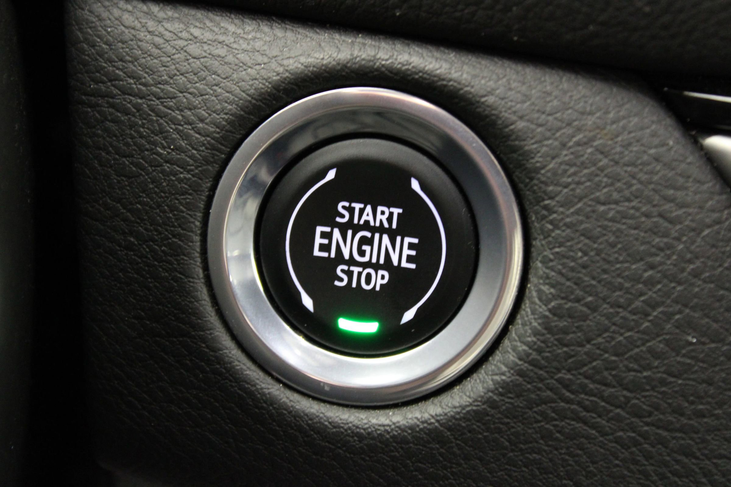 Used 2024 Cadillac XT4 Premium Luxury image 18