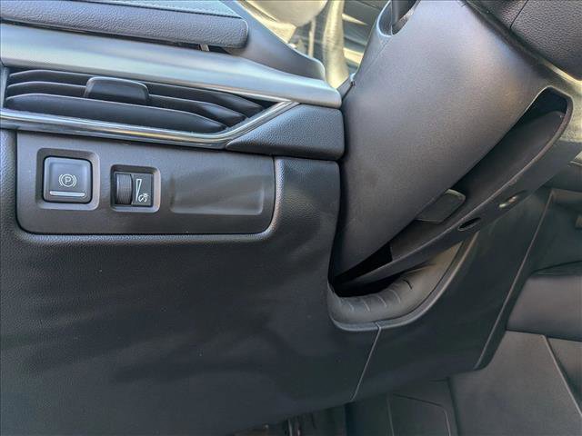Used 2023 Cadillac XT4 Premium Luxury image 15