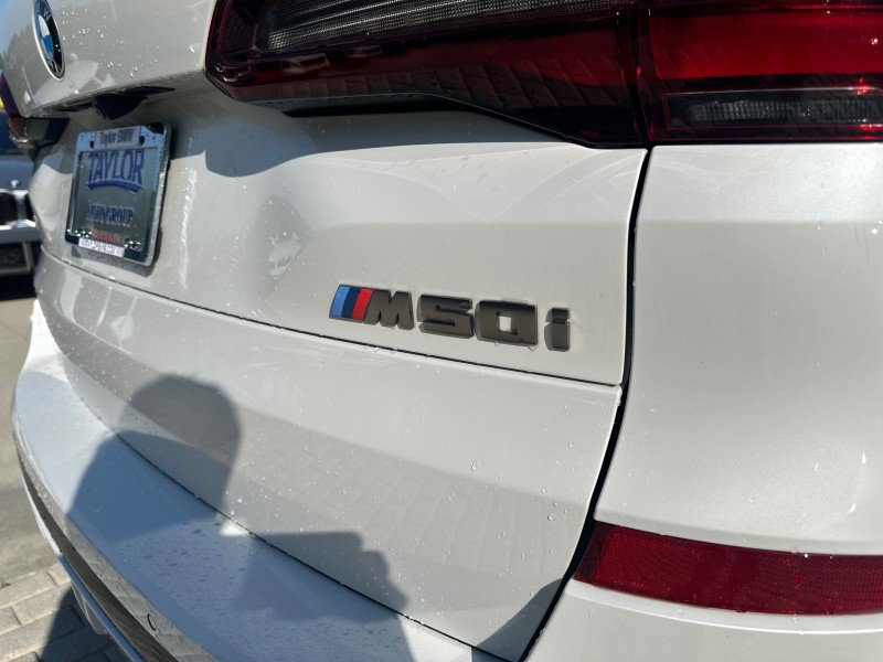 Used 2021 BMW X5 M50i image 15