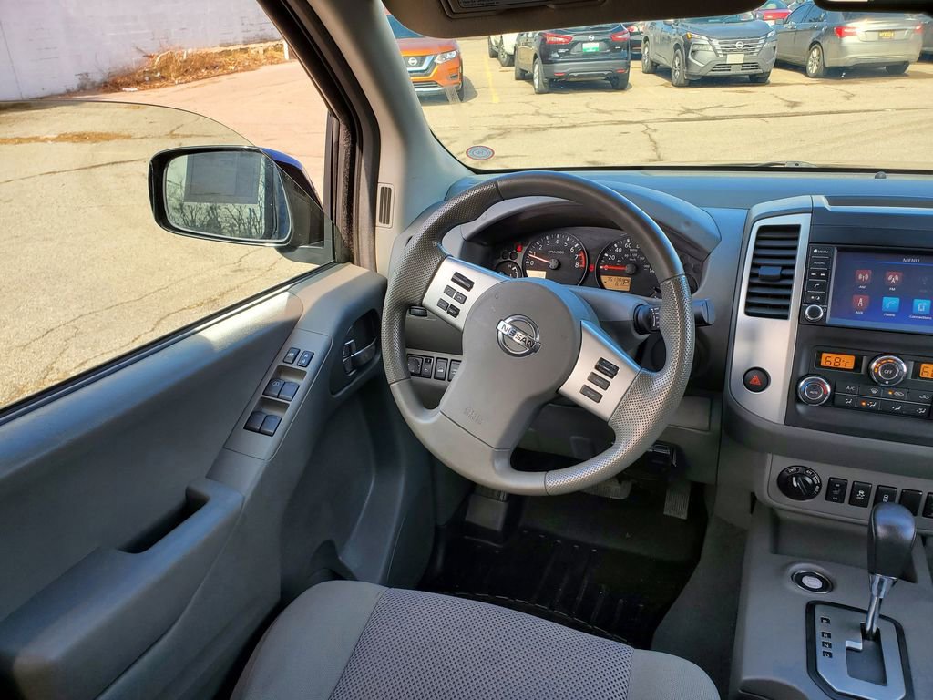 Used 2020 Nissan Frontier SV w/ Midnight Edition Floor Mats image 13