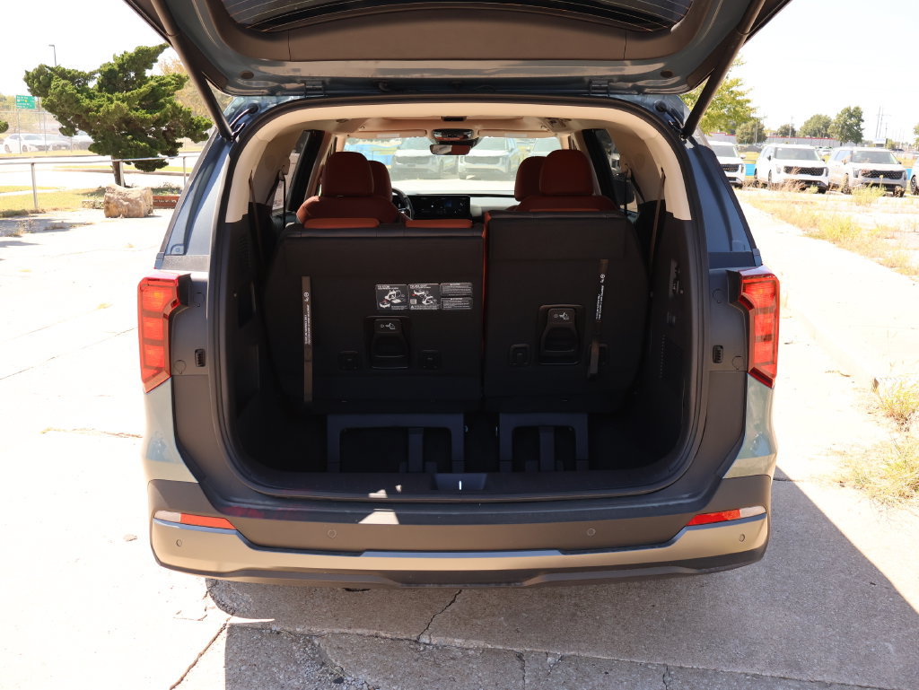 New 2027 Kia Carnival SX w/ Dark Edition Package FWD image 9