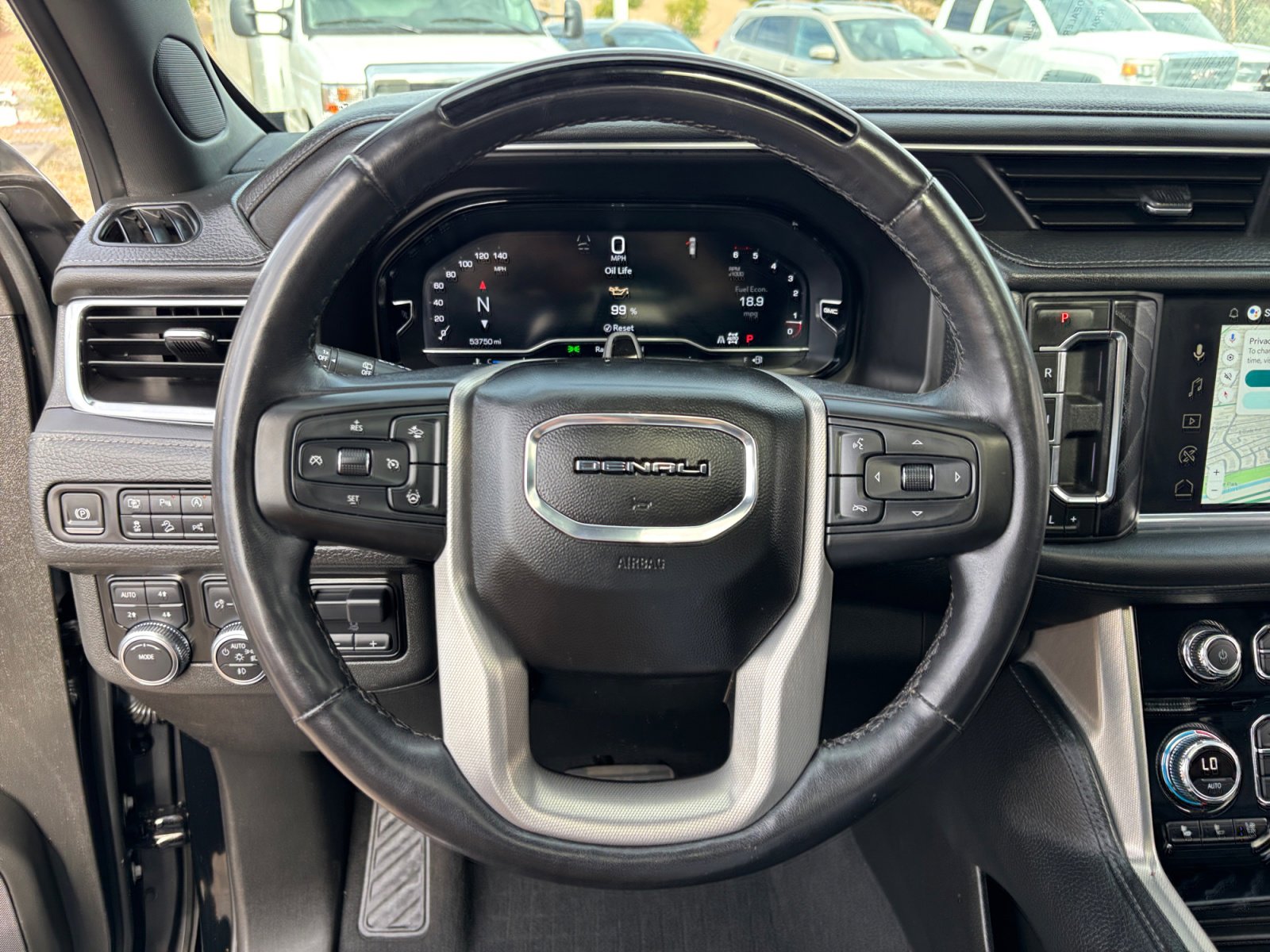 Used 2023 GMC Yukon Denali w/ Advanced Technology Package image 9