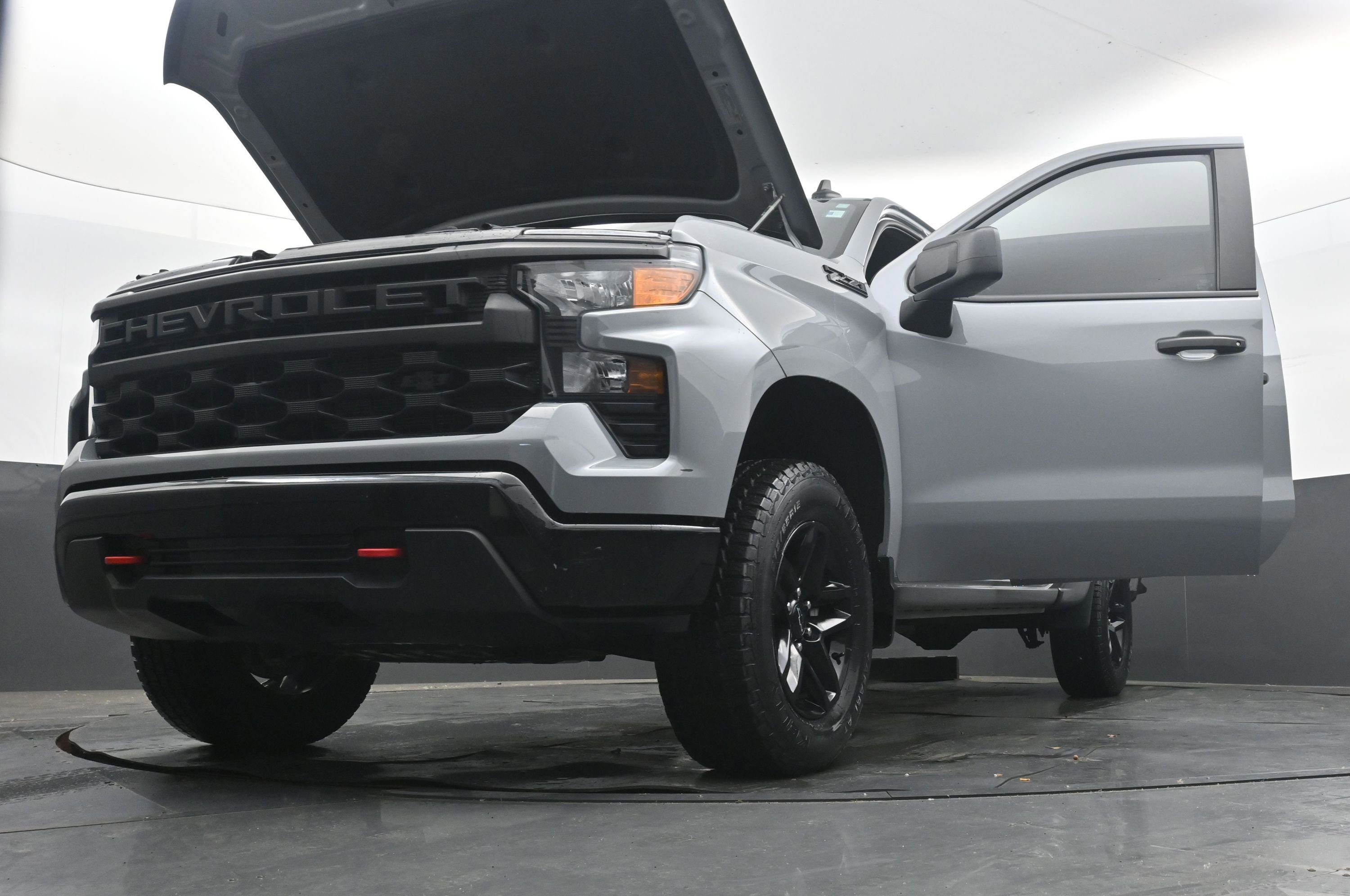 Used 2024 Chevrolet Silverado 1500 Custom Trail Boss w/ LPO, Dark Essentials Package AWD/4WD image 42