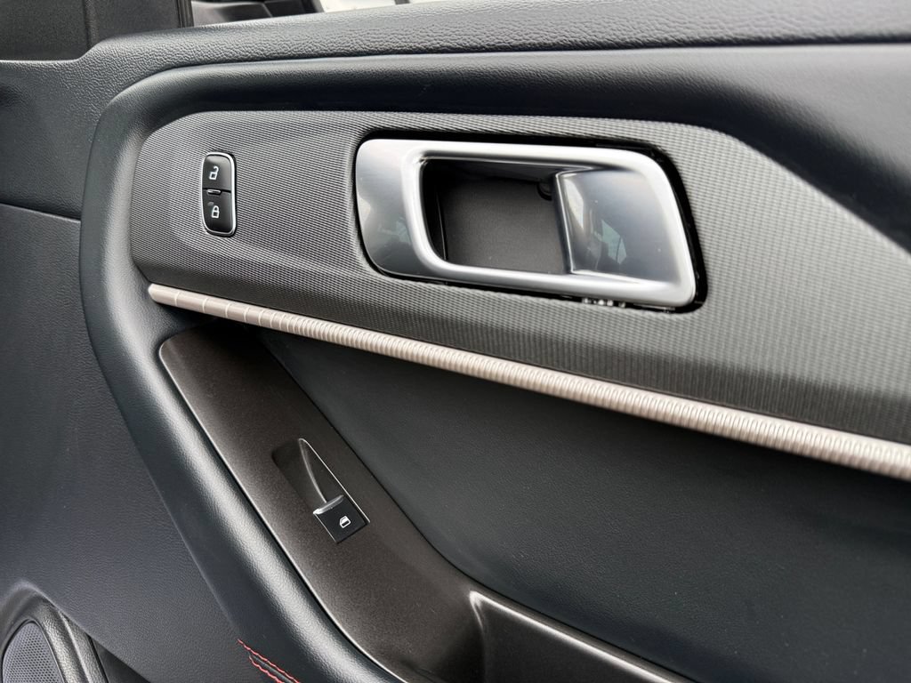 Used 2025 Ford Explorer ST-Line AWD/4WD image 42