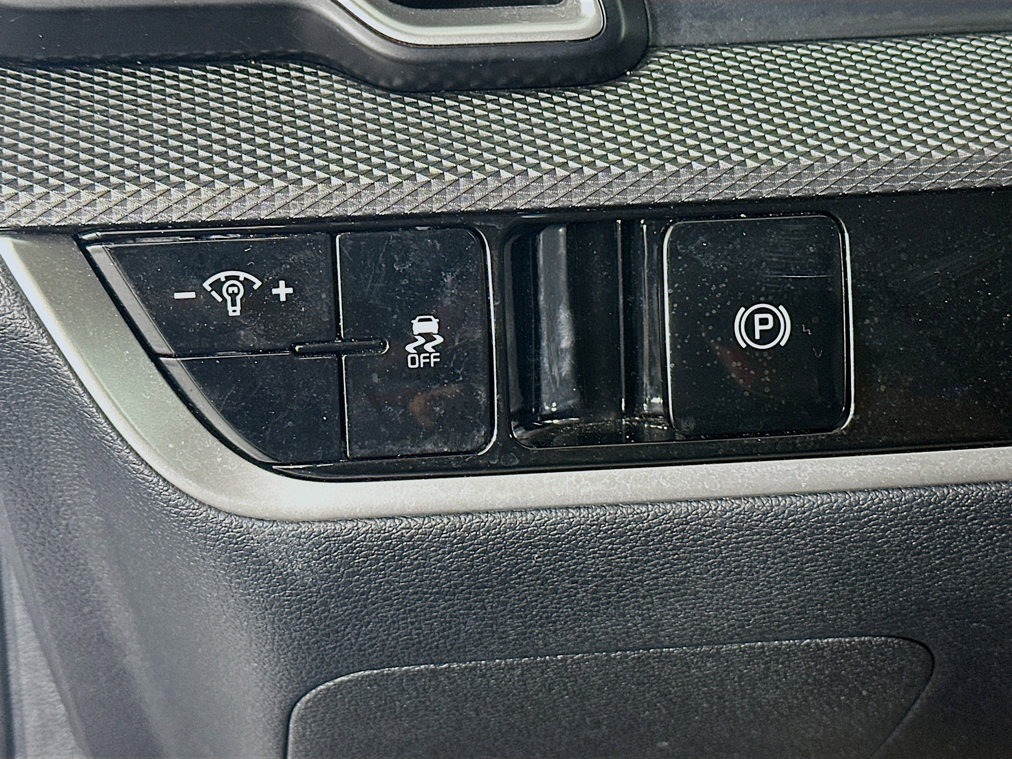 Used 2025 Kia Sportage LX image 17