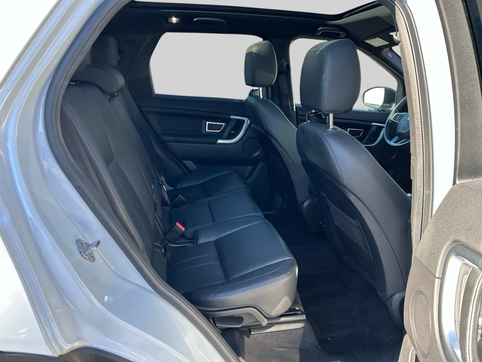 Used 2019 Land Rover Discovery Sport Landmark AWD/4WD image 14