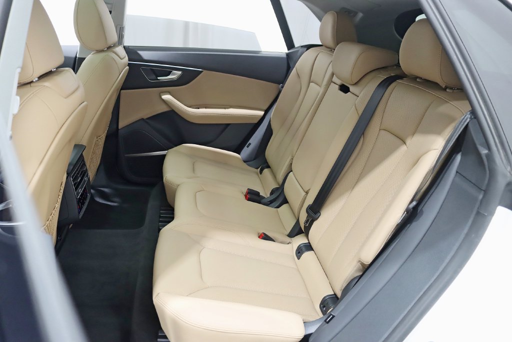 Used 2023 Audi Q8 Prestige AWD/4WD image 30