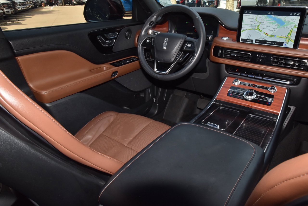 Certified 2024 Lincoln Aviator Reserve AWD/4WD image 16