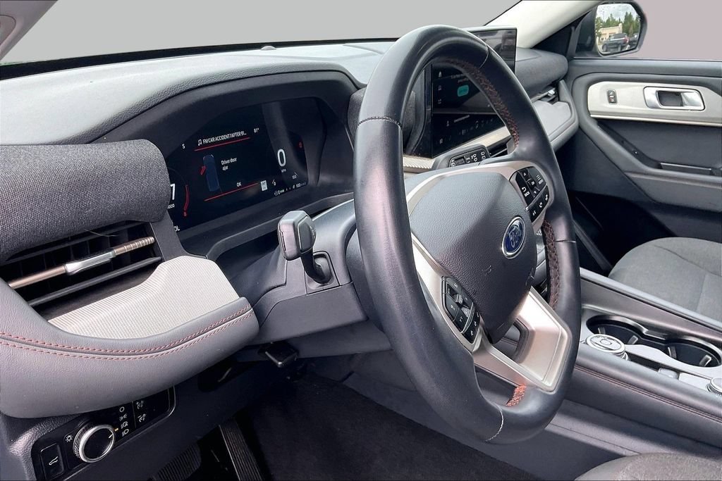 Certified 2025 Ford Explorer Active AWD/4WD image 14