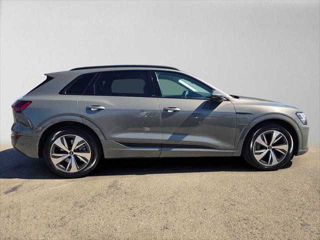 Used 2024 Audi Q8 e-tron Premium AWD/4WD image 2