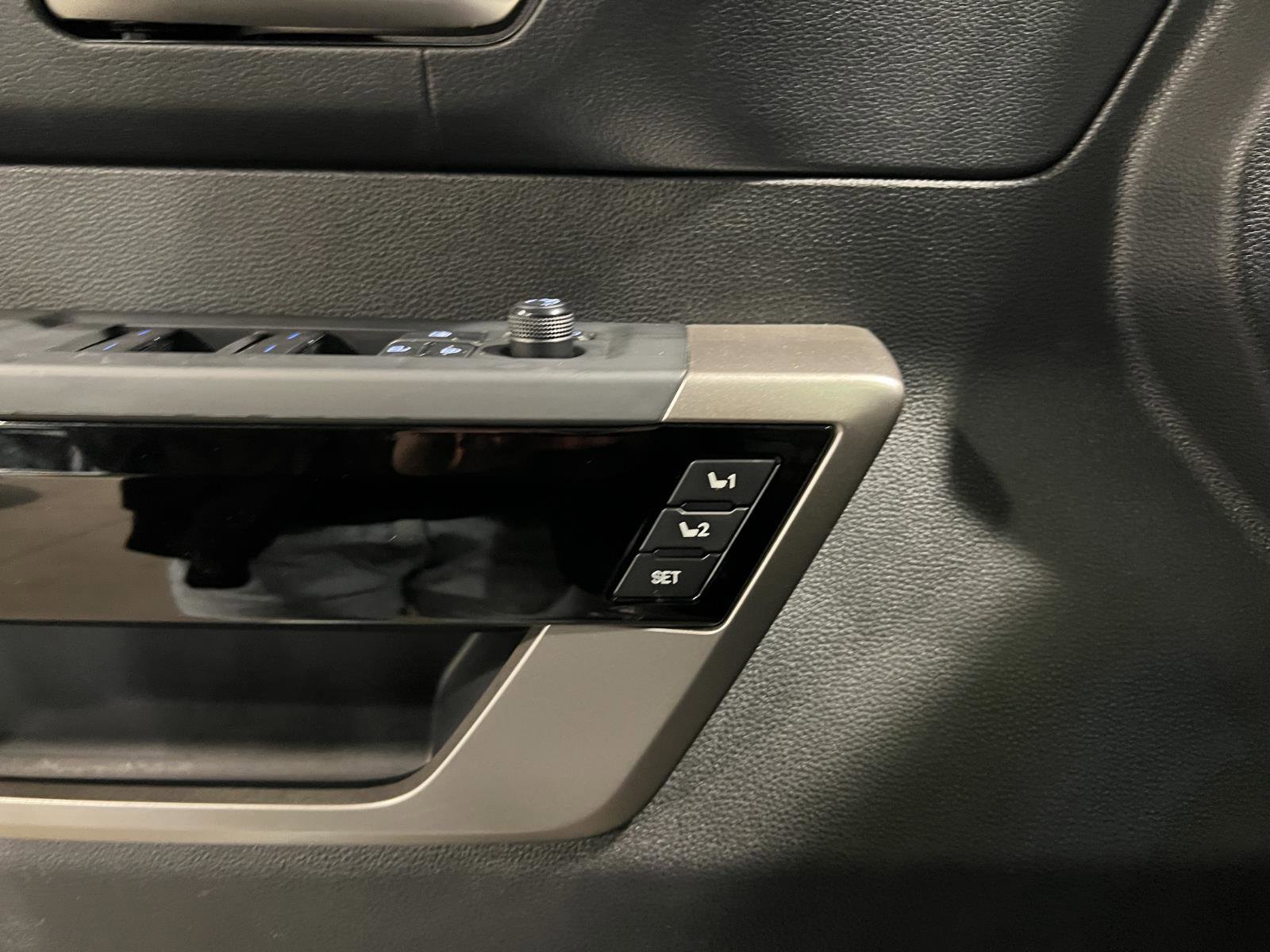 Used 2022 Toyota Tundra Limited image 28