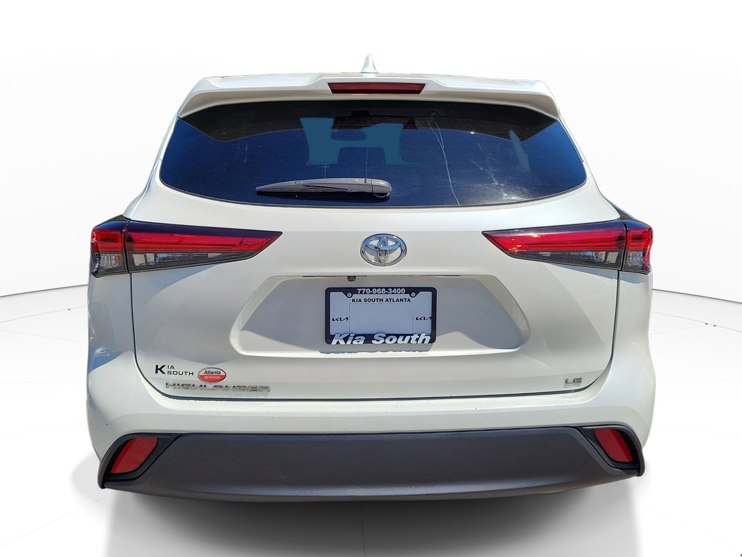 Used 2021 Toyota Highlander LE image 5