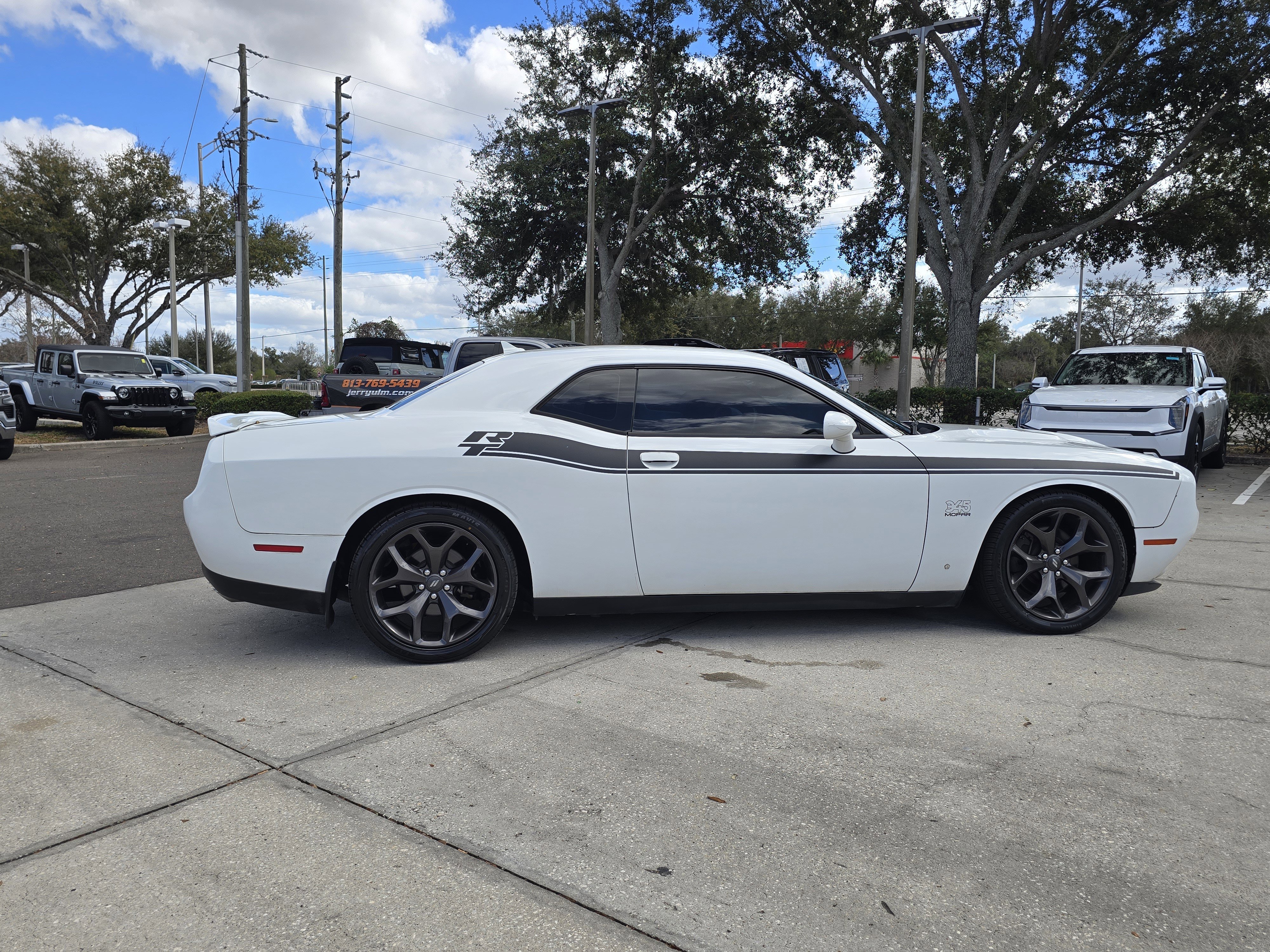 Used 2017 Dodge Challenger R/T Plus image 9