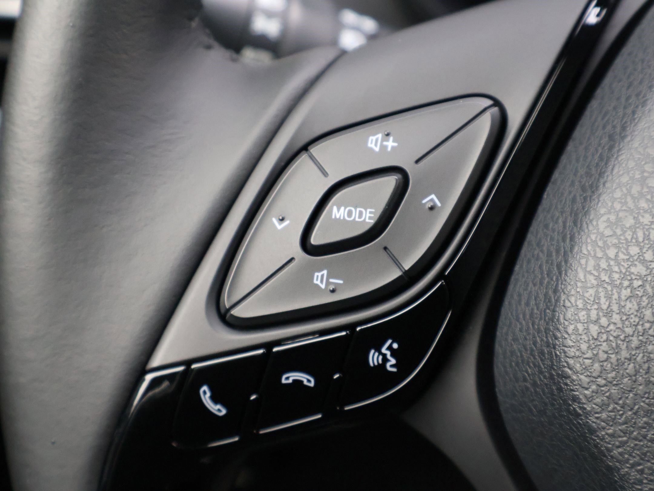 Used 2021 Toyota C-HR Limited image 15