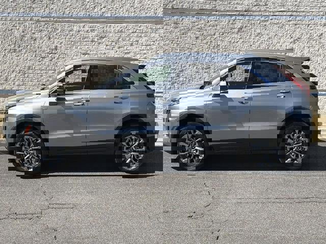 Used 2025 Cadillac XT4 Premium Luxury FWD image 6