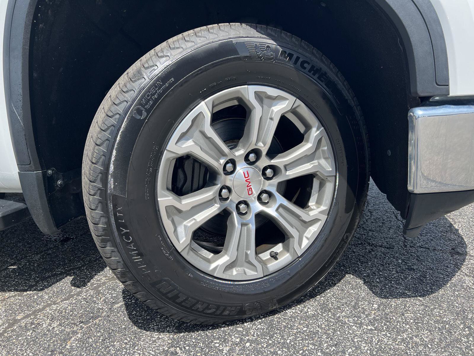 Used 2020 GMC Sierra 1500 SLT w/ SLT Convenience Package AWD/4WD image 2