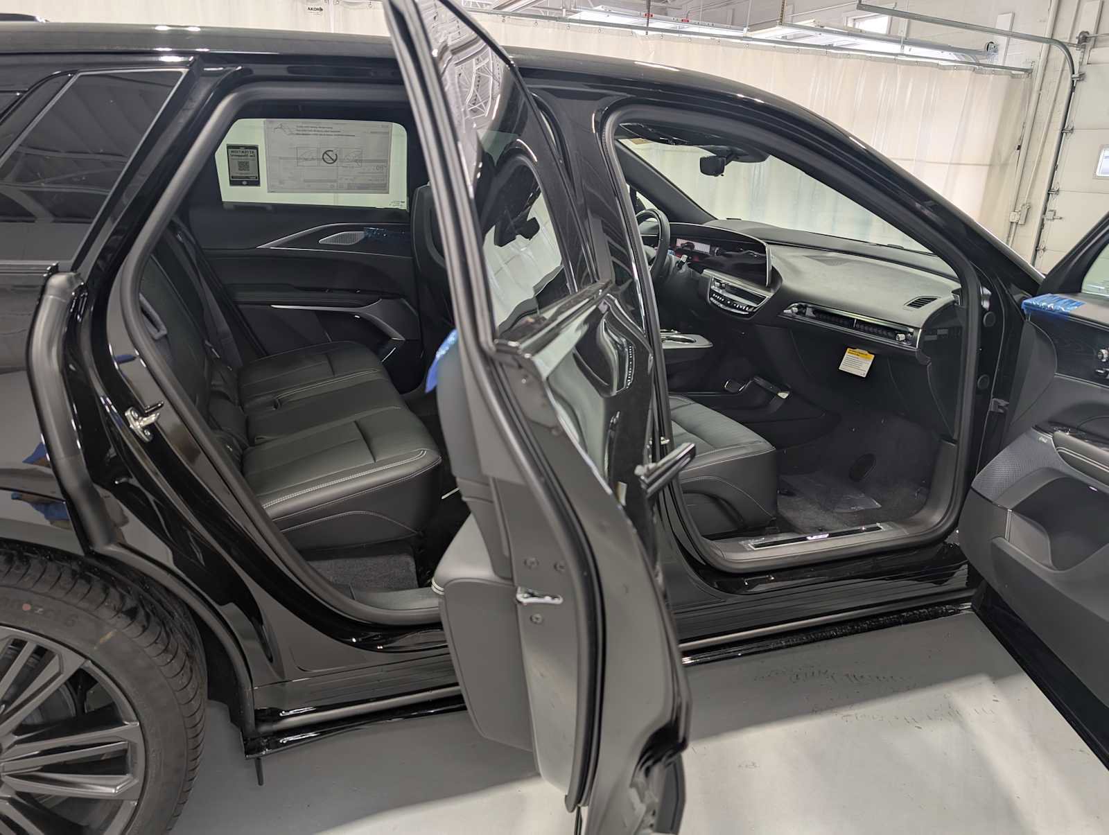 New 2026 Cadillac Lyriq V image 7