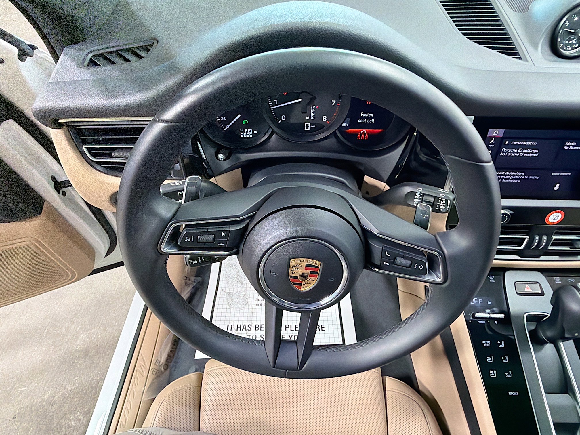 Certified 2025 Porsche Macan image 38