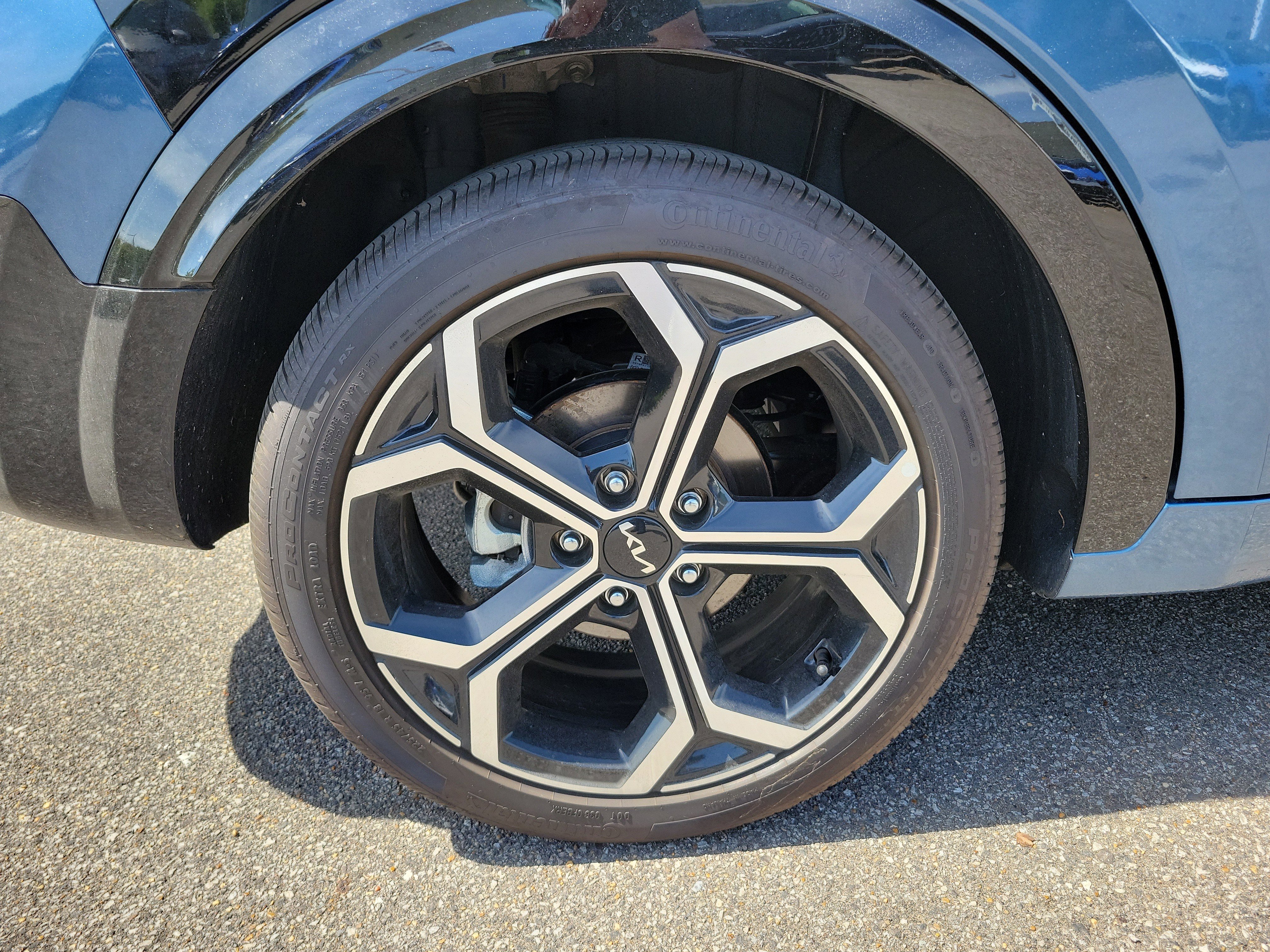 Used 2024 Kia Niro SX Touring image 27