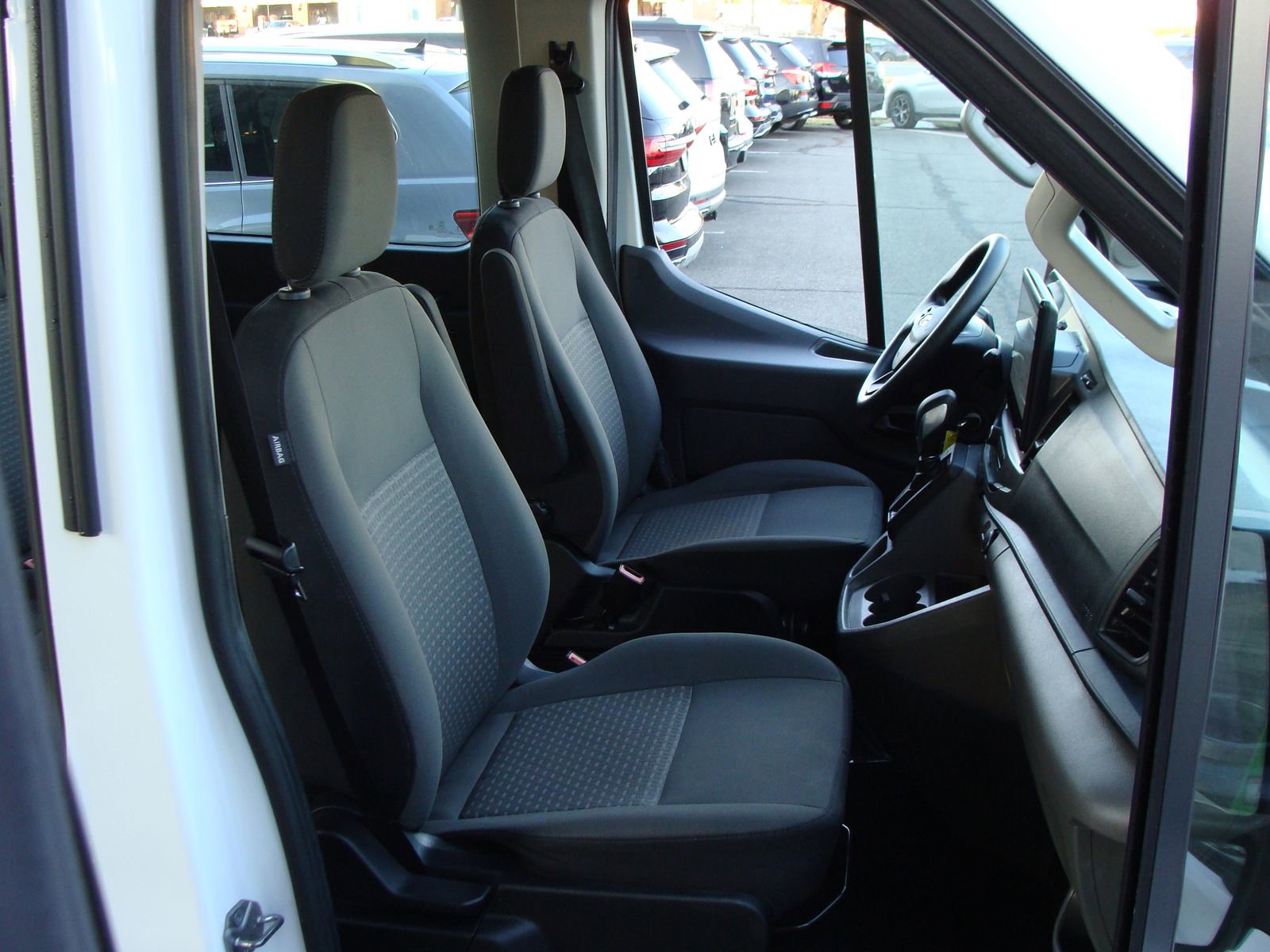 Used 2022 Ford Transit 350 XLT image 9