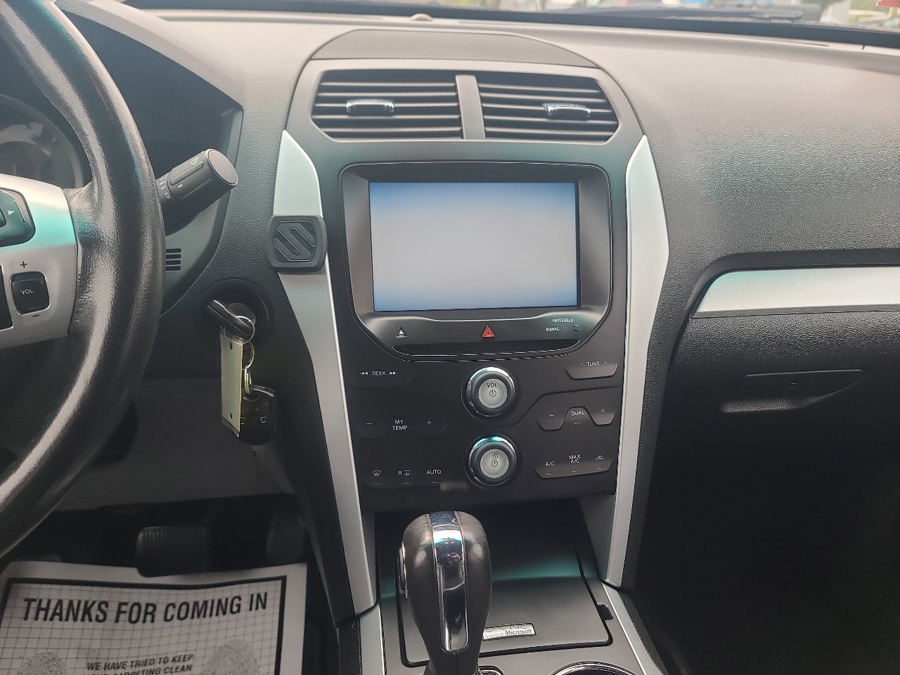 Used 2014 Ford Explorer XLT w/ Equipment Group 202A image 18