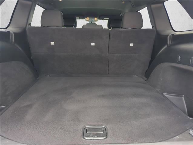 Used 2019 Jeep Grand Cherokee Laredo RWD image 6