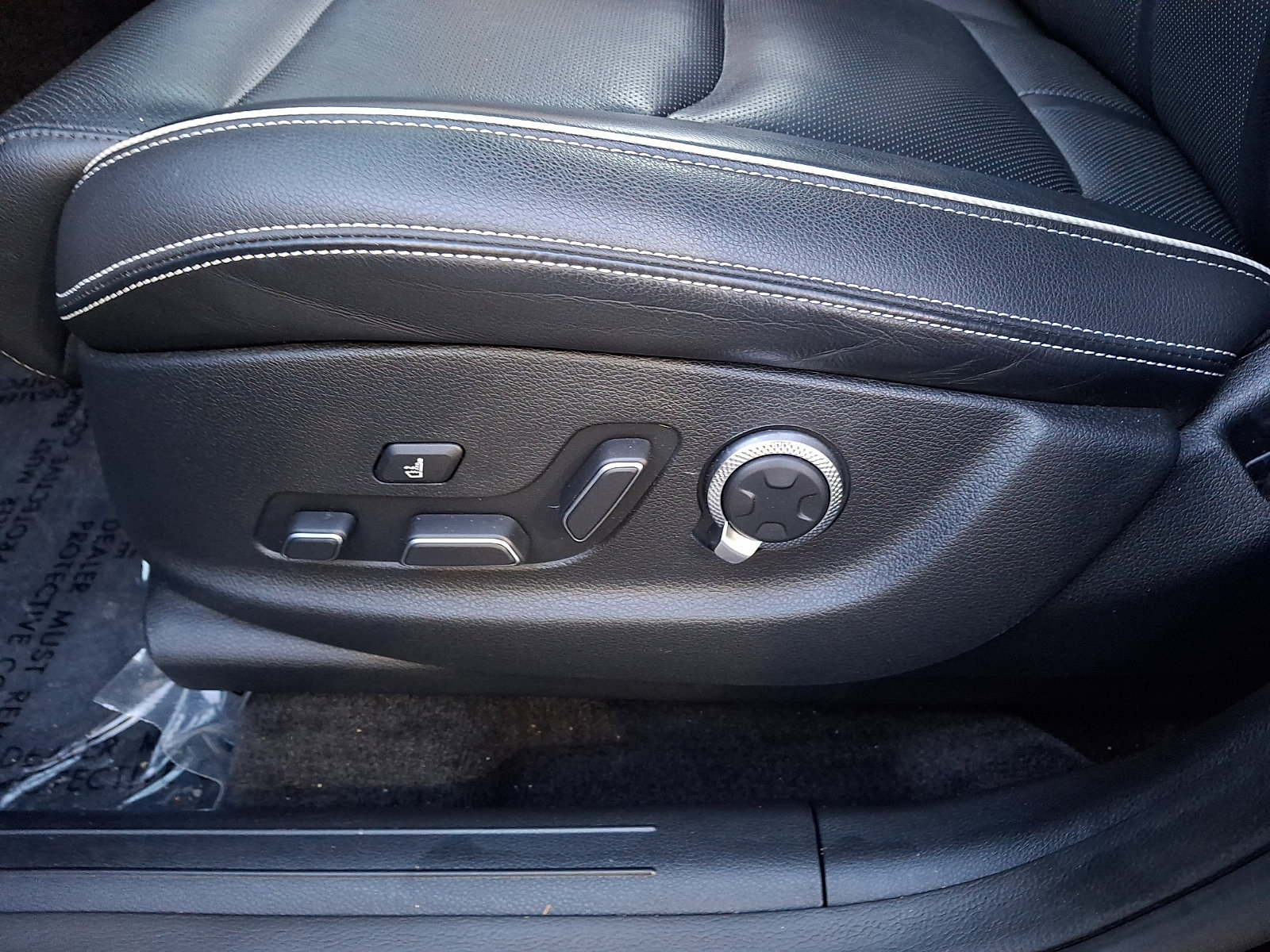 Certified 2023 Genesis Electrified GV70 AWD/4WD image 16