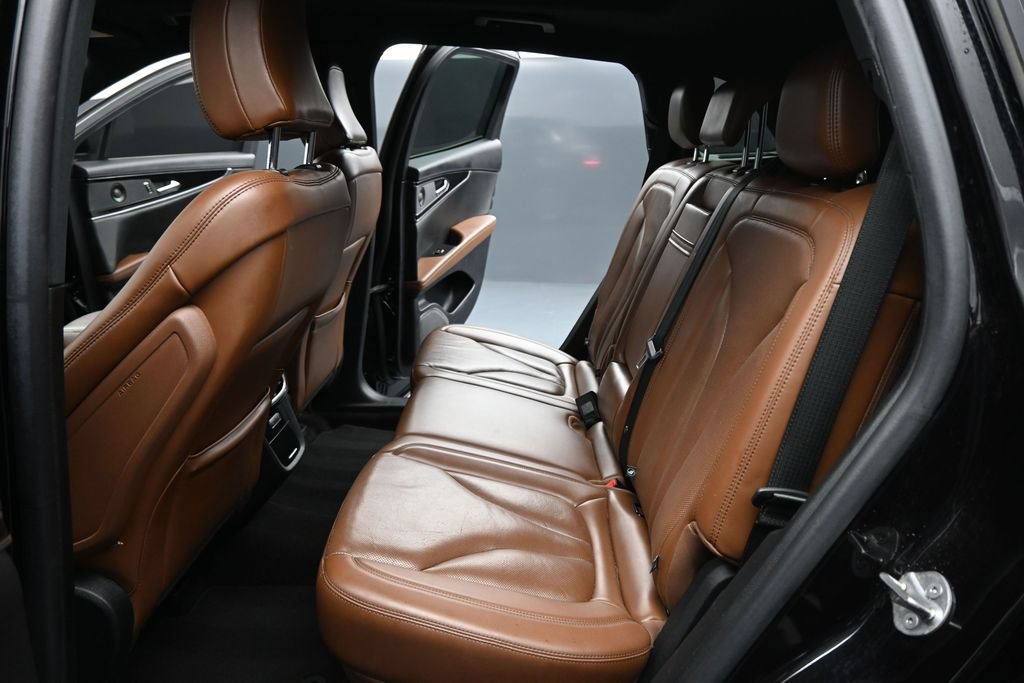 Used 2021 Lincoln Nautilus Reserve w/ Cargo Utility Package FWD image 16