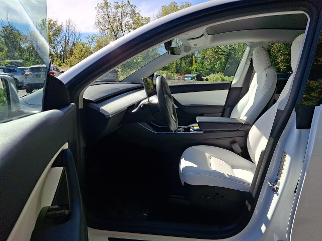 Used 2021 Tesla Model Y Long Range AWD/4WD image 13