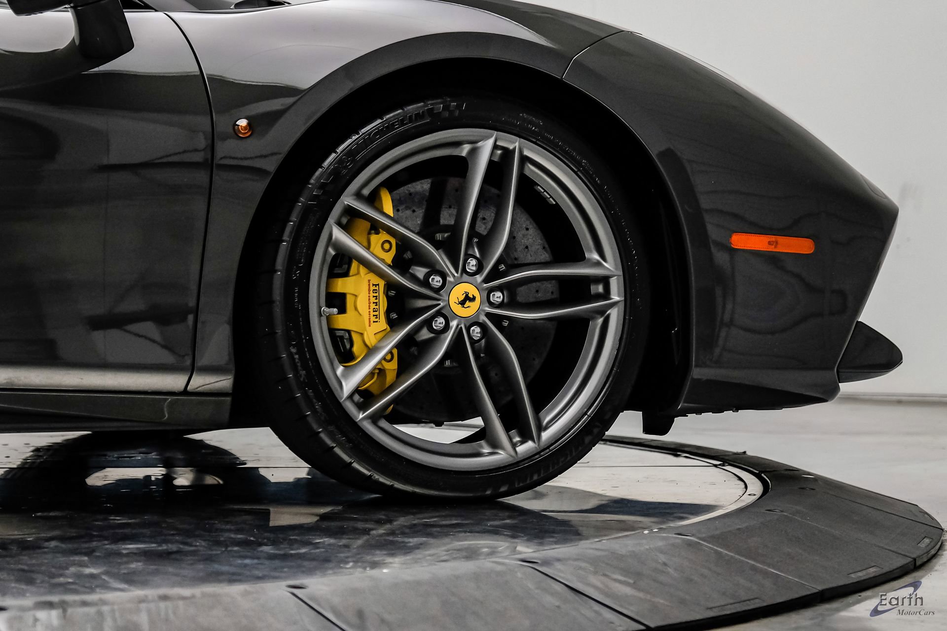 Used 2018 Ferrari 488 Spider image 98